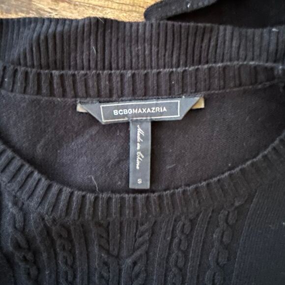 Flattering BCBG Max Azria Black Knit Top, Small - Picture 4 of 4